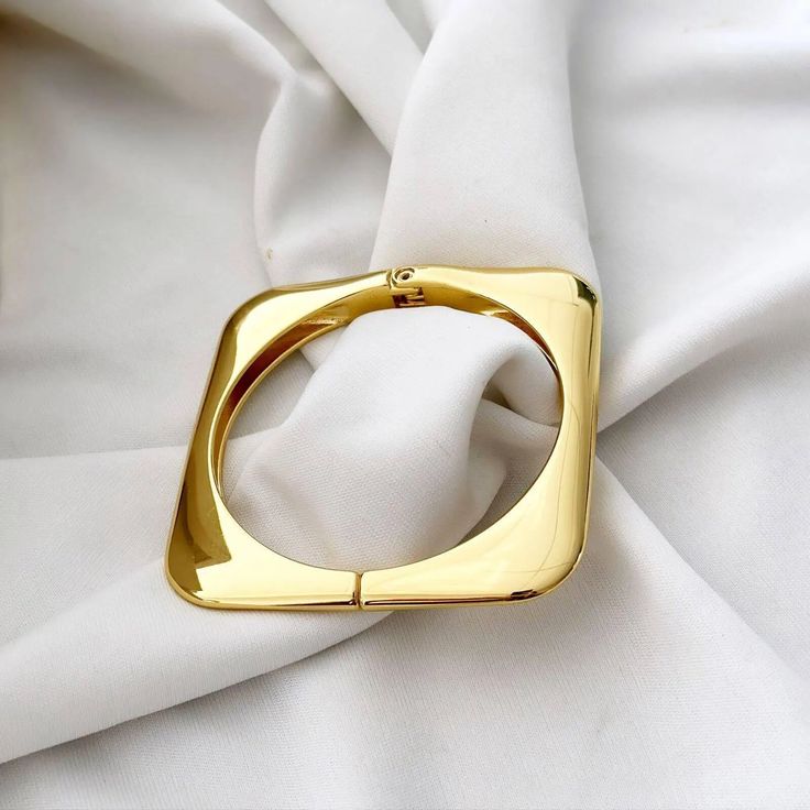 Gold Square Bracelet | Modern Geometrical Bracelet