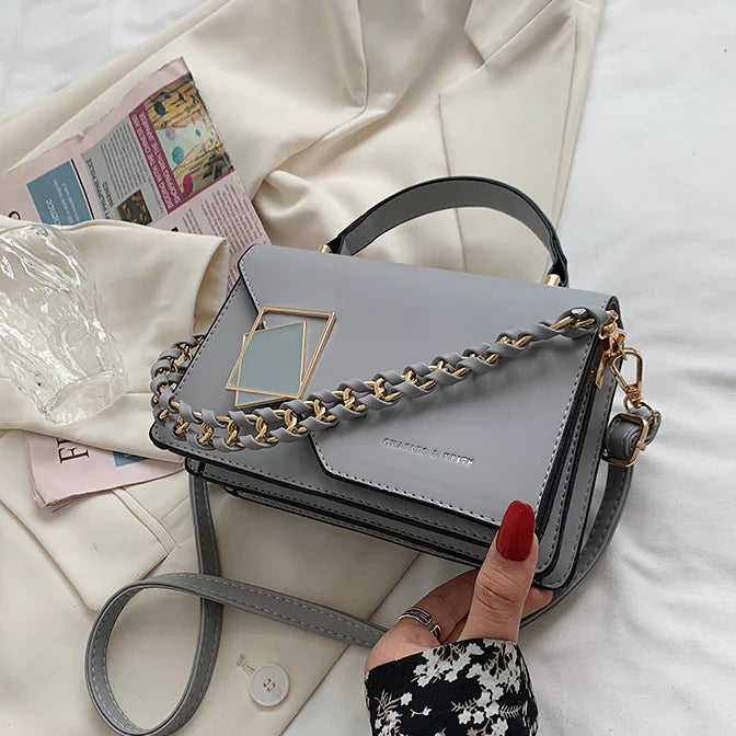 Fashionable Women's Crossbody Bag with Chain Handle